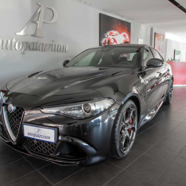 Alfa Romeo Giulia 2.9 T V6 AT8 Quadrifoglio